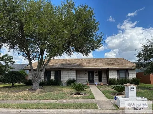 Photo of 1825 Rosinante St, Brownsville, TX 78521